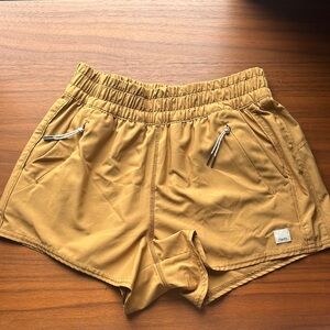 Vuori gold dash Athletic Shorts